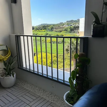 Homestay Hortensia St. Paul's Bay